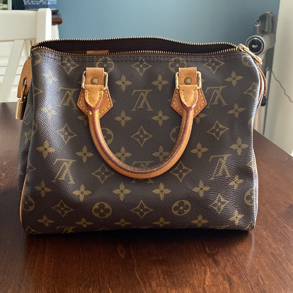 Authentic Louis Vuitton Speedy 25 - Picture 3 of 8